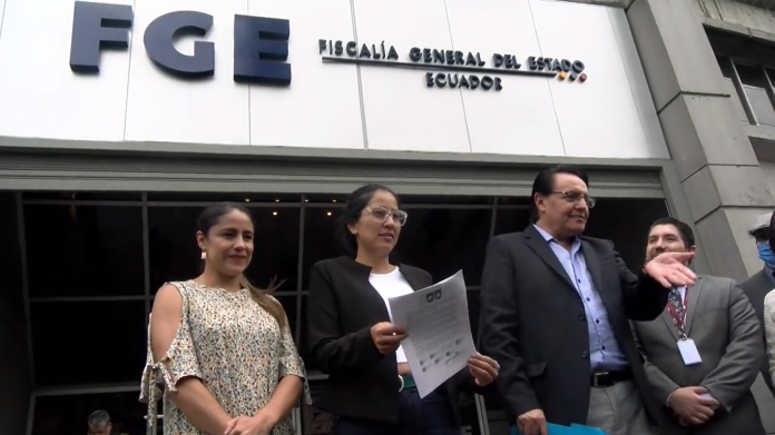 Denuncia a candidatos