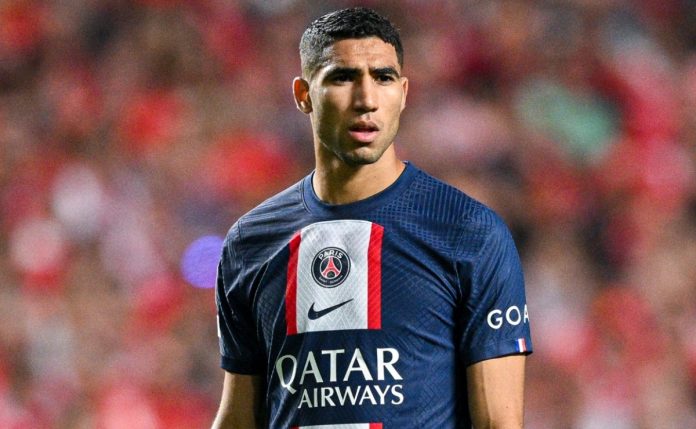 Hakimi, marroquí nacido en España, es lateral del París Saint-Germain y juega con la selección de Marruecos.