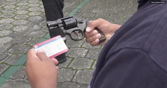 El Gobierno Nacional decretó el libre porte y tenencia de armas para combatir la inseguridad.