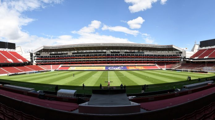 QUITO.- Isaac Álvarez anunció en rueda de prensa sobre la colocación de butacas en el Estadio Rodrigo Paz Delgado premeditado para mediados de año del 2024.