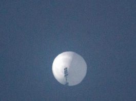 Imagen del gobo sobrevolando espacio aéreo de Estados Unidos