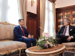 Reunión de transición entre Noboa y Lasso