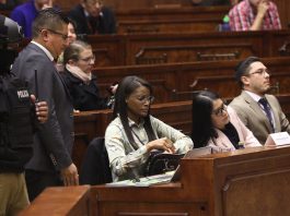 El 13 de mayo la fiscal general abandonó la asamblea por intento de intervención de Ronny Aleaga por parte del correismo