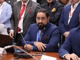 La RC5 enfrenta crisis interna con acusaciones, expulsiones y denuncias judiciales. Tensión crece en la Asamblea Nacional.