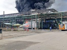 Un incendio en la Refinería Esmeraldas obligó a suspender operaciones este 26 de mayo. No se reportan víctimas graves.