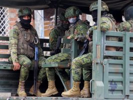 16 militares ecuatorianos y 5 civiles fueron detenidos en un operativo nacional por presunto tráfico de información militar.